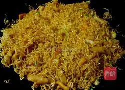 Illustration of how to make fried noodles with squid and shrimp 9