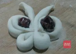 Illustration of how to make butterfly steamed buns 6