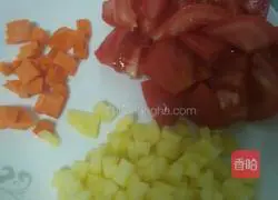 Illustration of how to make tomato and potato noodles 1