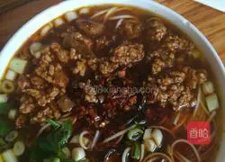 Illustration of home-cooked noodles with fried sauce 10