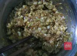 Illustration of how to make cabbage and meat dumplings 4