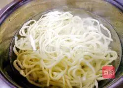 Illustration of how to make sesame sauce noodles 1