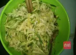 Illustration of how to mix dough 3