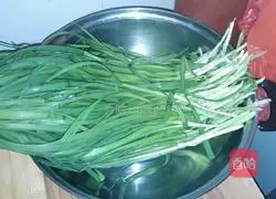 Illustration of how to make three fresh dumplings 2