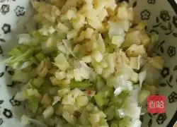 Illustration of how to make cabbage and shrimp cakes 5