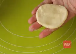 Fragrant Illustration of how to make crisp sesame cake 8