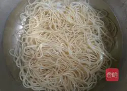 Illustration of home-style ham fried noodles 4