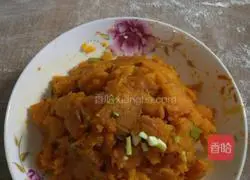 Illustration of how to make pumpkin buns 3