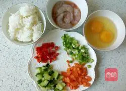 Illustration of how to make shrimp and egg fried rice 1