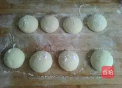 Illustration of how to make fried buns 9