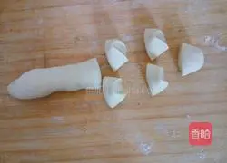 Illustration of how to make leek vermicelli steamed buns 11