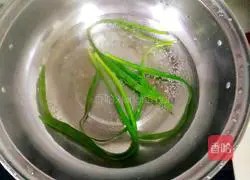 Leek Egg Pancake Recipe Illustration 14