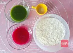 Illustration of how to make watermelon steamed buns 1