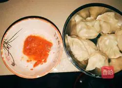 Illustration of how to make corn, carrot and pork dumplings 11