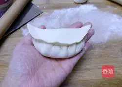 Illustration of how to make white radish, meat and vegetable dumplings 16