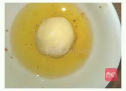 Illustration of how to make hollow sesame cake 6