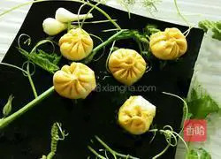 Illustration of how to make pumpkin buns 15