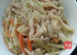 Illustration of how to make shredded pork noodles 9