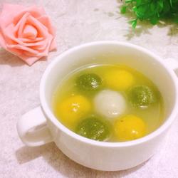 Colorful glutinous rice balls