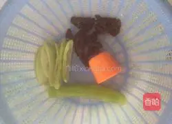 Illustration of how to make colorful vegetable noodles 1