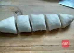 Illustration of how to make green onion layer cake 4