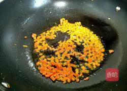 Illustration of three-color quinoa, vegetable and egg fried rice 10