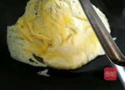 Illustration of how to make egg fried rice 3