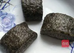 Illustration of how to make sesame and bean dregs steamed buns 4