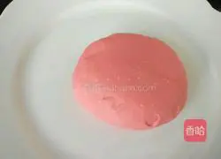 Illustration of how to make red flower steamed buns 3