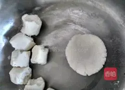 Illustration of how to make glutinous rice balls with hawthorn filling 6