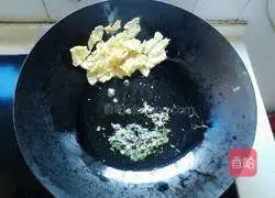 Illustration of how to make egg and ham fried rice (kuaishou rice) 5