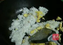 Egg Fried Rice Recipe Illustration 4