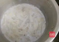 Illustration of how to make noodles with scallions 10