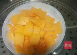 Illustration of how to make pumpkin steamed buns 2