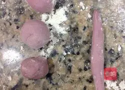 Illustration of how to make rose purple sweet potato buns 9