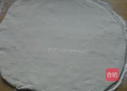 Illustration of how to make mutton oil cake 4