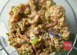 Illustration of how to make sauerkraut and pork buns 7