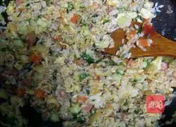 Illustration of how to make egg fried rice 7