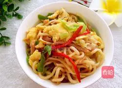 Illustration of how to make fried noodles with eggs 9