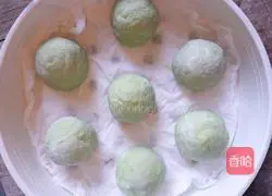 Illustration of how to make steamed buns with vegetable juice 7
