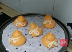 Illustration of how to make small gourd pumpkin steamed buns 17