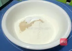 Illustration of how to make Xiaolong Baozi 1