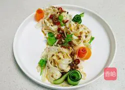 Illustration of how to make spicy and sour cold noodles 16