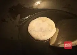 Illustration of how to make homemade sesame cakes 12