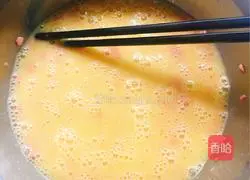 Illustration of how to make sausage and egg pancakes 3