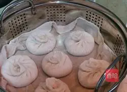 Illustration of how to make mutton buns 8