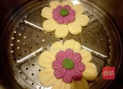 Illustration of how to make colorful steamed buns 15