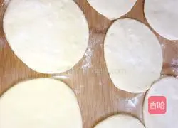 Illustration of how to make amaranth and pork buns 8