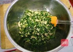 Illustration of how to make egg-fennel steamed buns 7