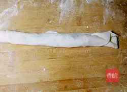 Illustration of how to make fermented scallion pancakes 12